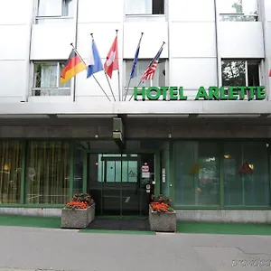Arlette Beim Hauptbahnhof ** Zurich